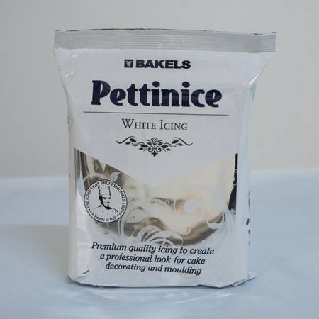 Pettinice, White 750gm - Fondant